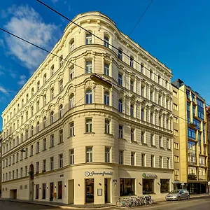 4* Hotell H+